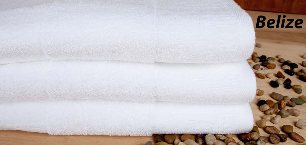 What kind of border does the Belize White Textured pool towel wrap feature?