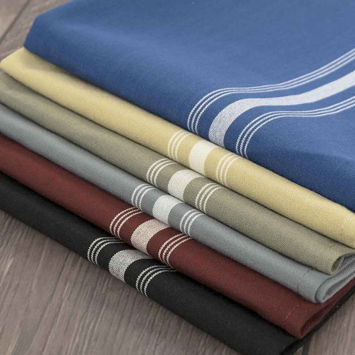 What are the key features of the Premier Reverse Stripe Bistro napkins by Riegel Linen?