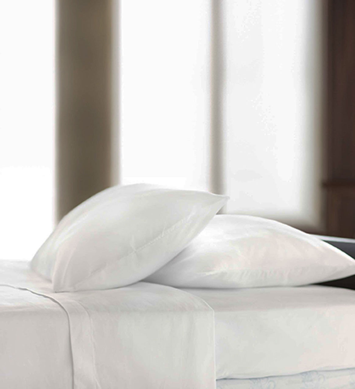 What is the composition and features of Centium Satin Sheets, 65/35?