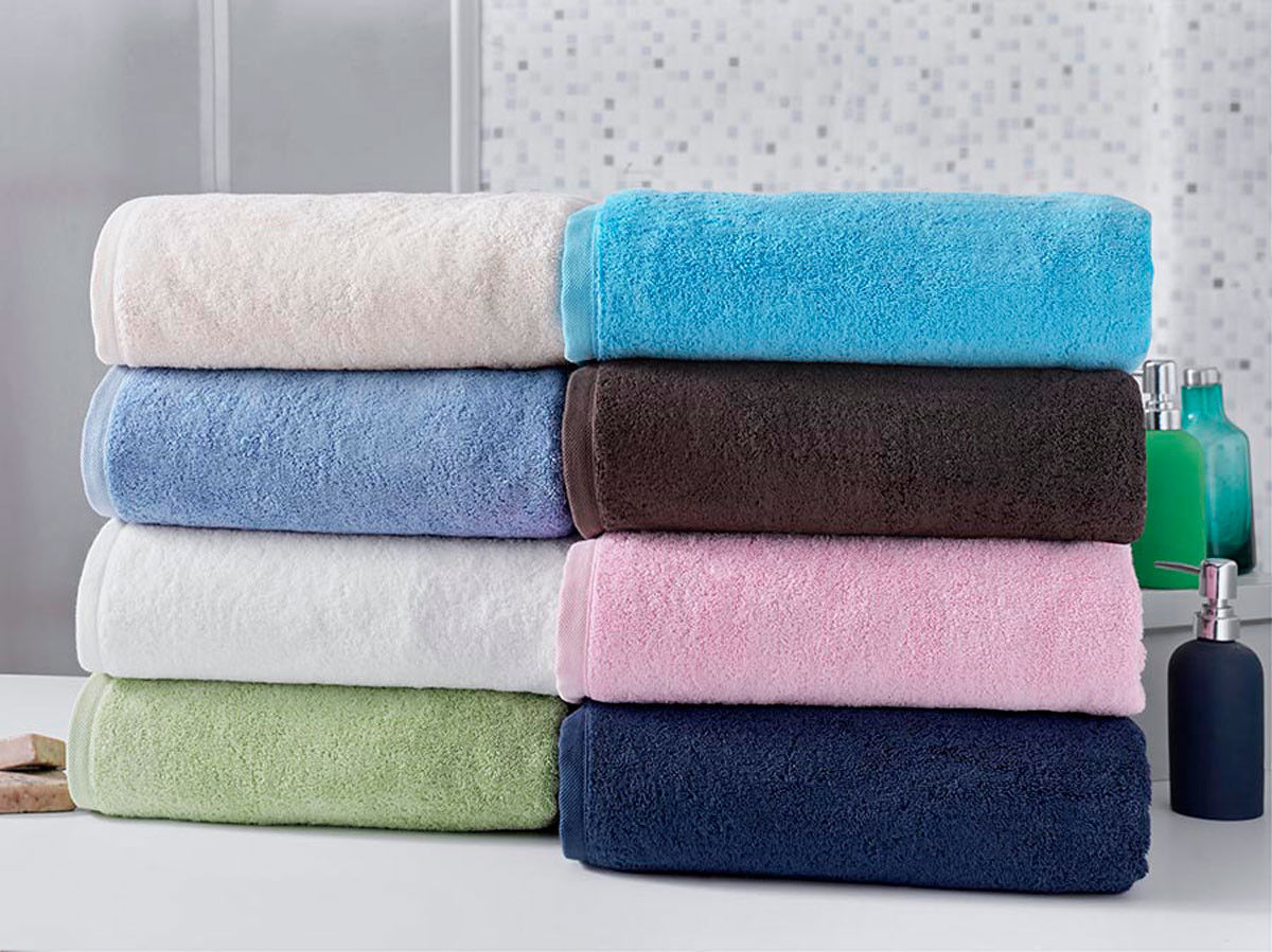 What material are the Cambridge towels made of in the 40 x 80 Jumbo Pool Towels?