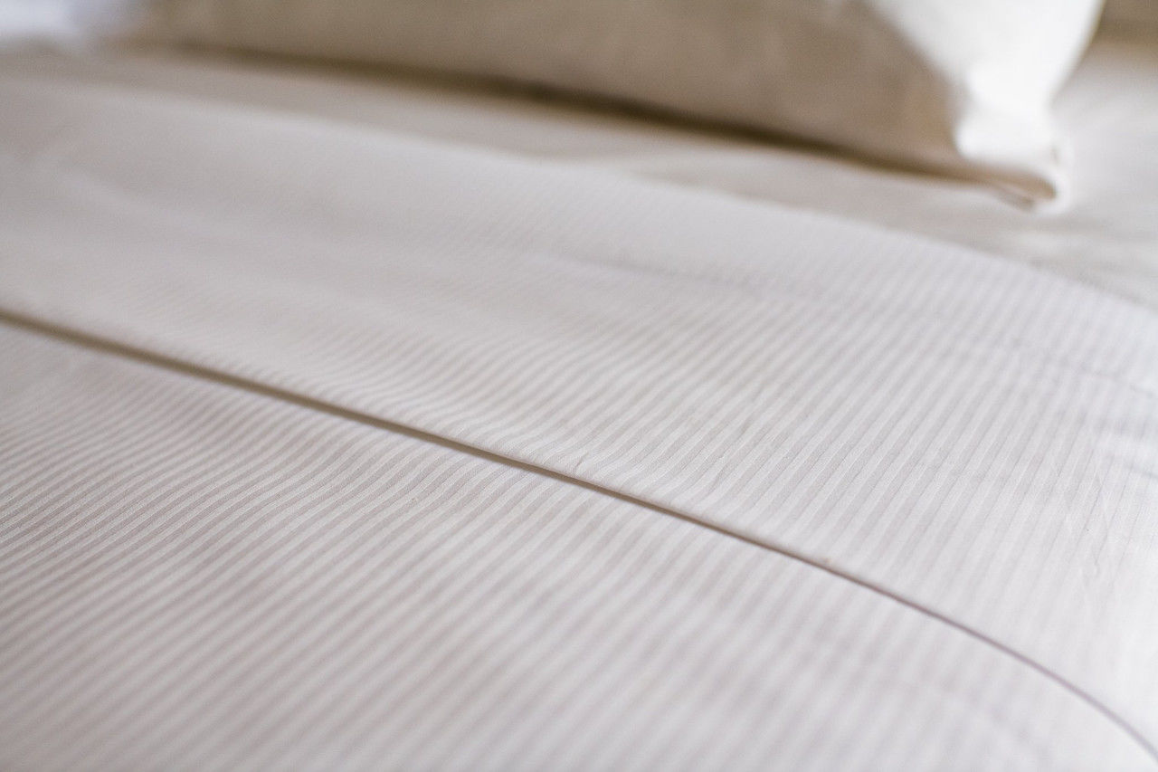 Why do Americans use top sheets?