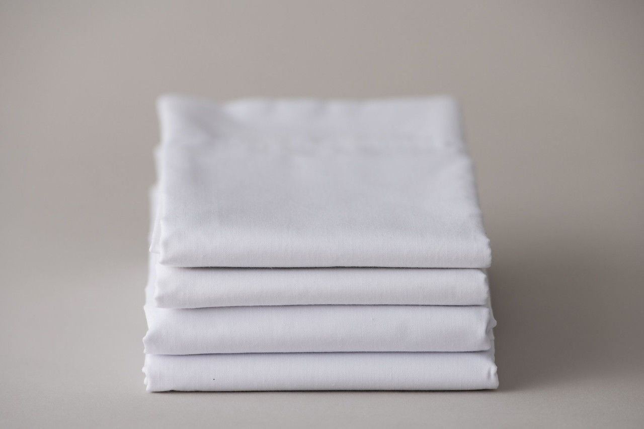 What stitching and edging details does the neweraoflaundry, Thomaston Mills New Era T-180 Sheets, feature?