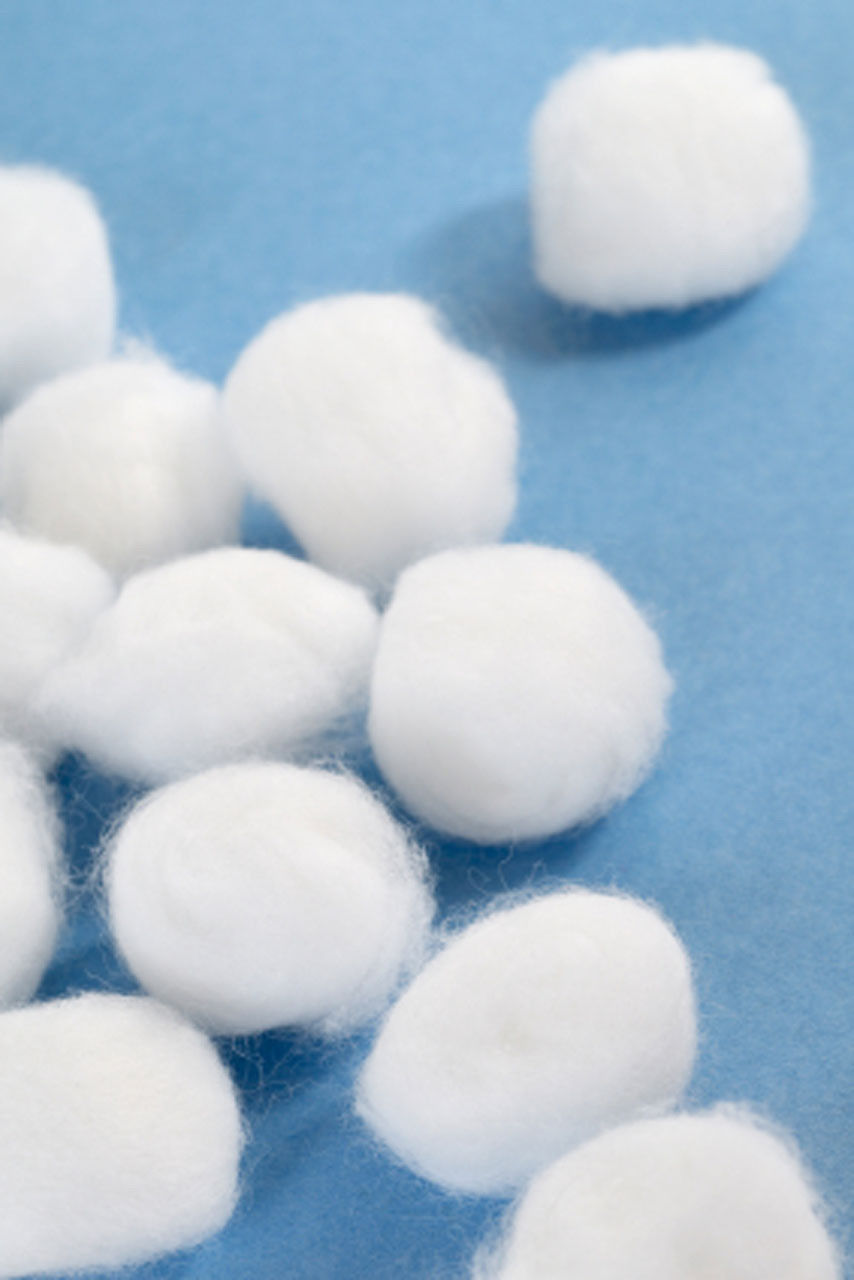 Does a case of bulk cotton balls have many pieces?