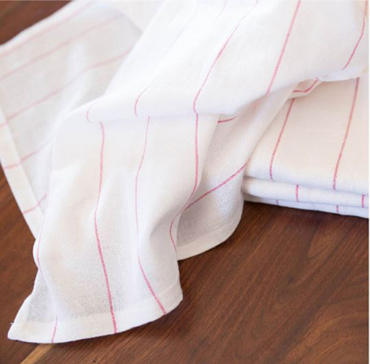 Is linen a good material for tea towels?