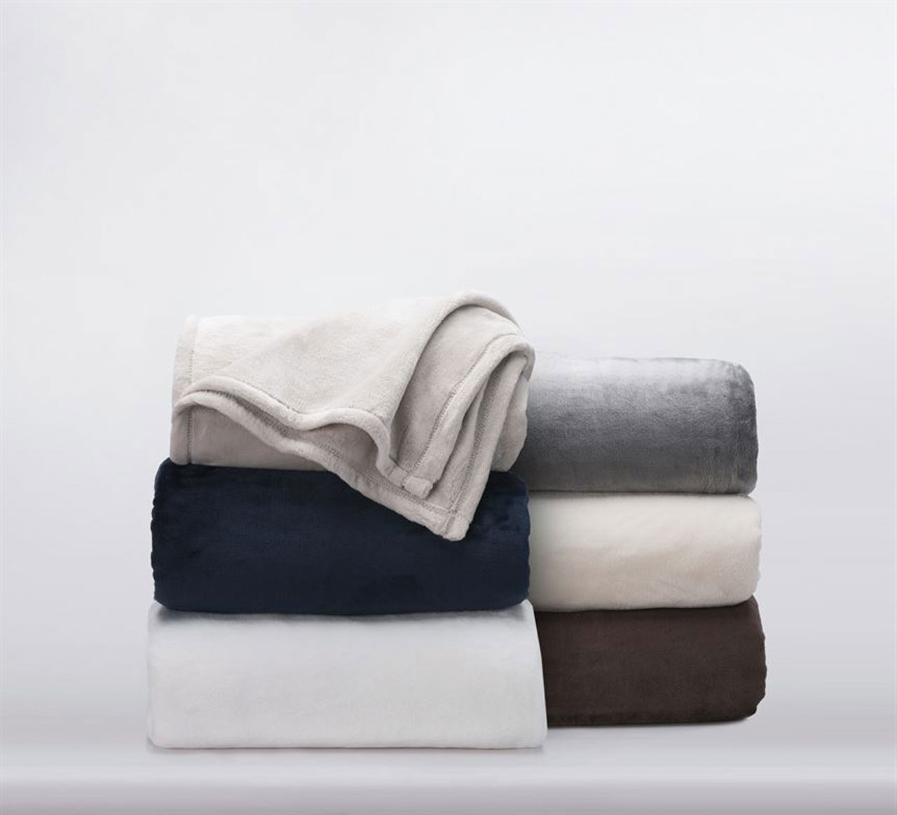 Can 100% polyester blankets be washed?