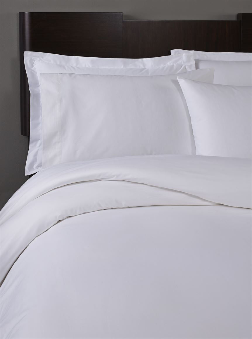 What is the design feature of the pillow sham?